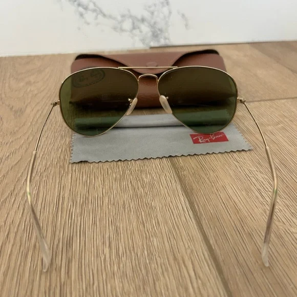 Ray-Ban Aviator Classic Sunglasses - Picture 5 of 6